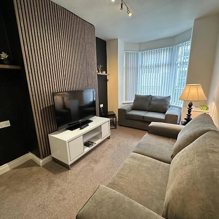 Вилла 2Br Stylish Ormeau Road House Белфаст Экстерьер фото
